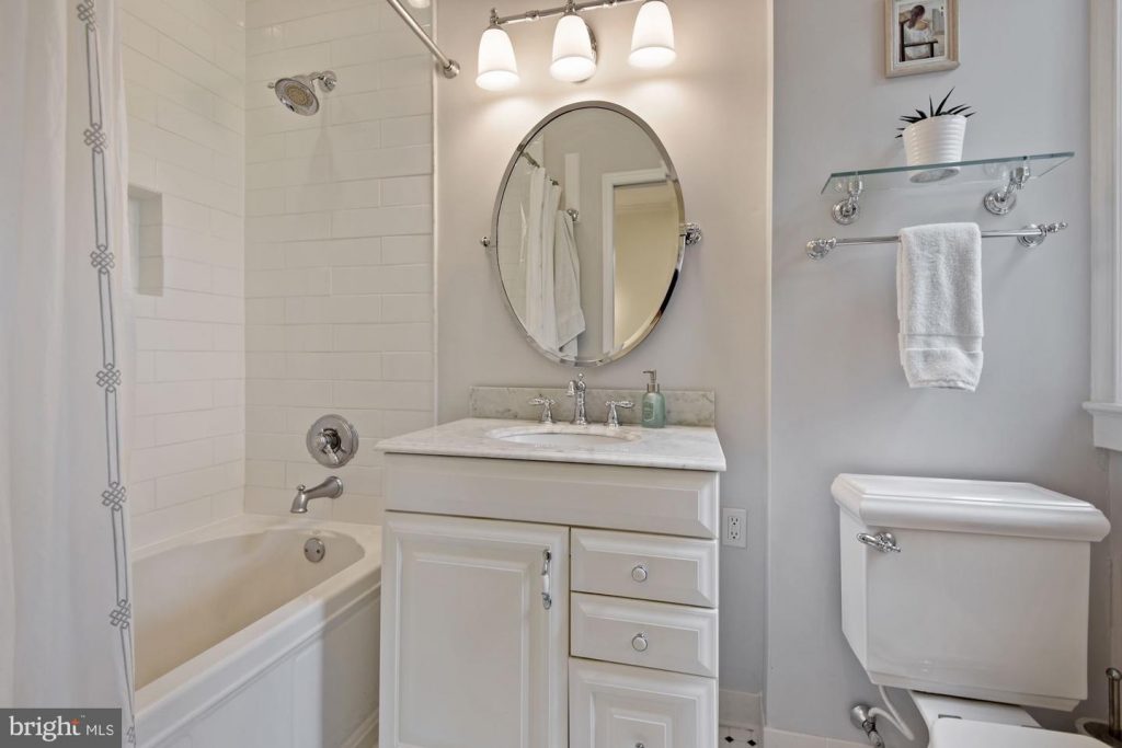 Exposed Brick DC | Pretty Pastel One Bedroom Co-Op in Georgetown: $389,000